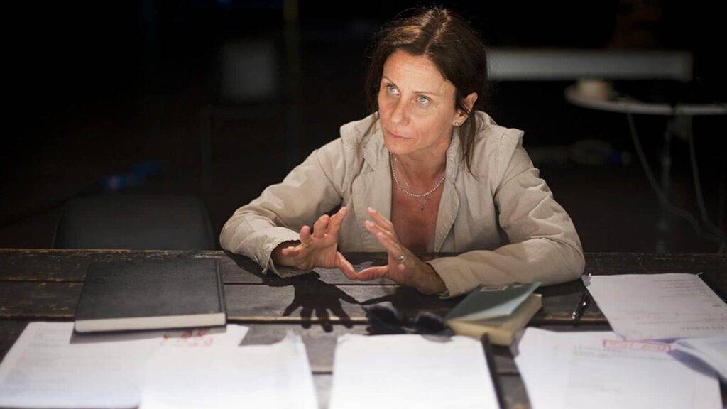 Lucia Calamaro e il suo nuovo spettacolo teatrale alla Biennale di Venezia